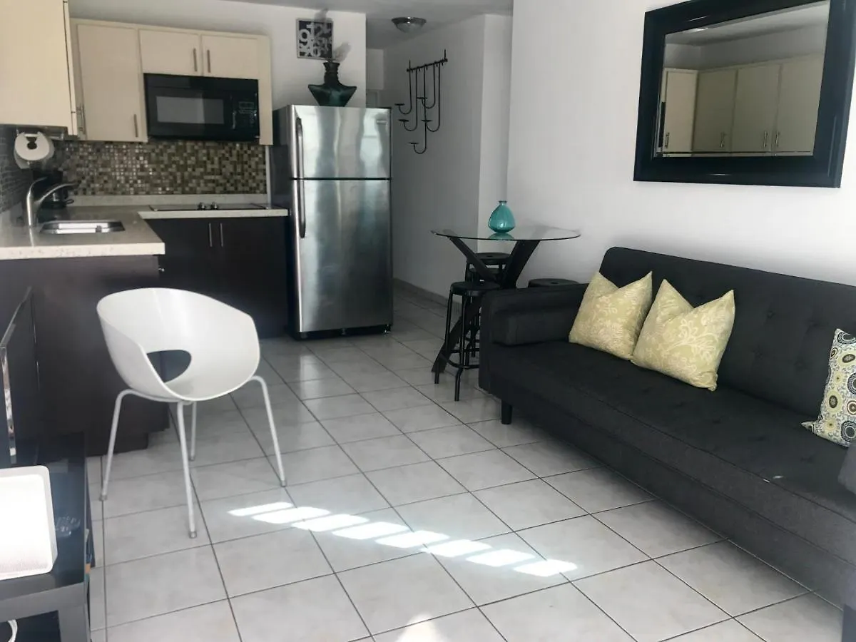 Apartament Multi Home In Isla Verde Beach Area With 5 Separate Apts Include 10 Bedrooms And 6 Bathrooms Sleep 26 People San Juan Portoryko
