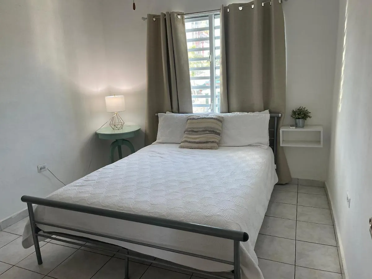 Multi Home In Isla Verde Beach Area With 5 Separate Apts Include 10 Bedrooms And 6 Bathrooms Sleep 26 People San Juan Portoryko